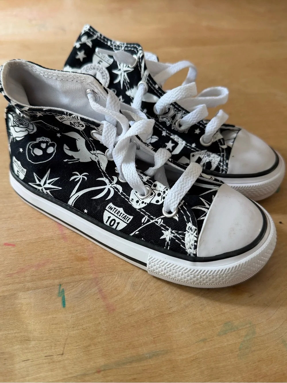 EUC Converse Kids Black & White Patterned High-Top Sneakers